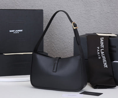 saint laurent smooth calfskin le 5 a 7 mini hobo black - image 2