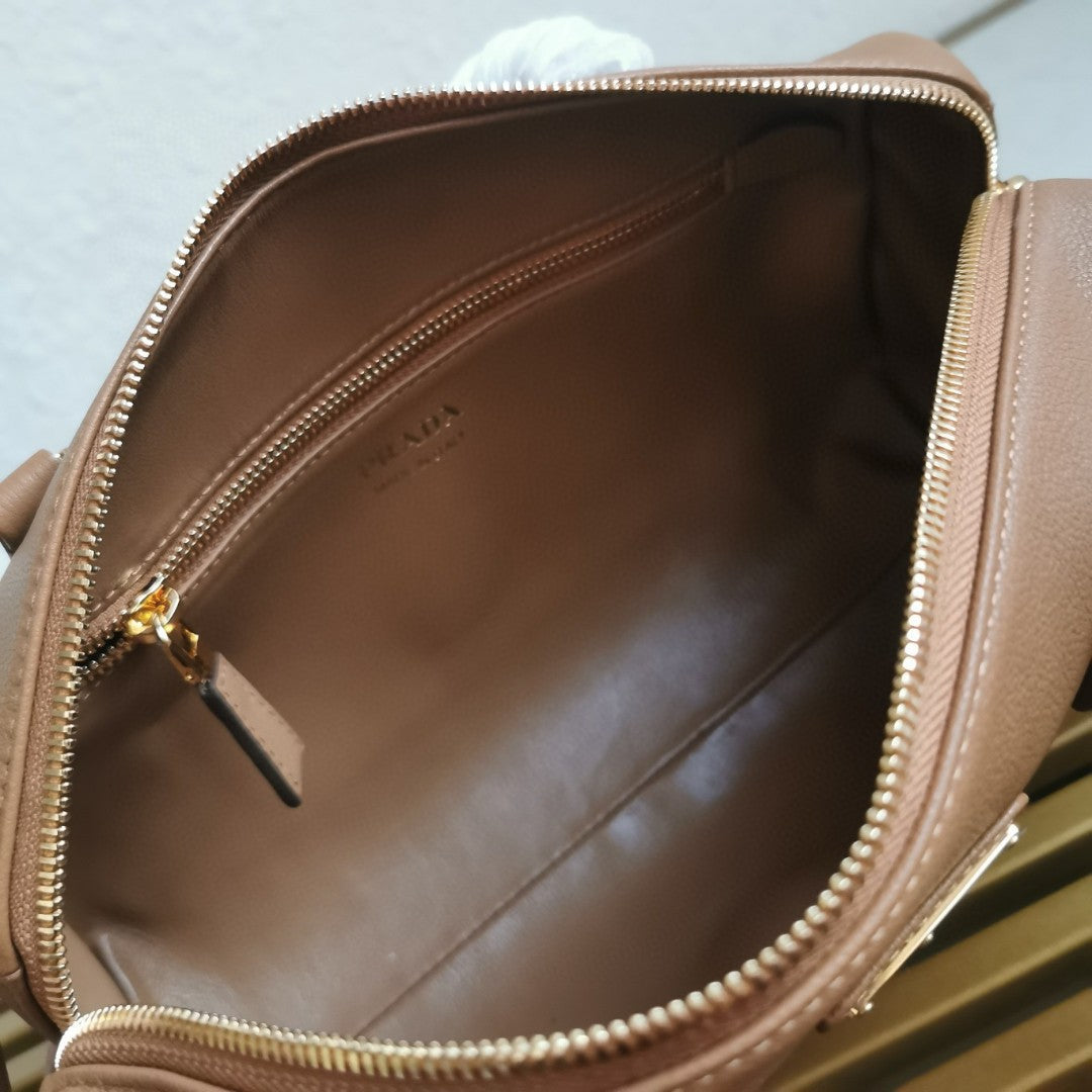 Pr*da caramel medium leather top-handle bag with padlock - image 2