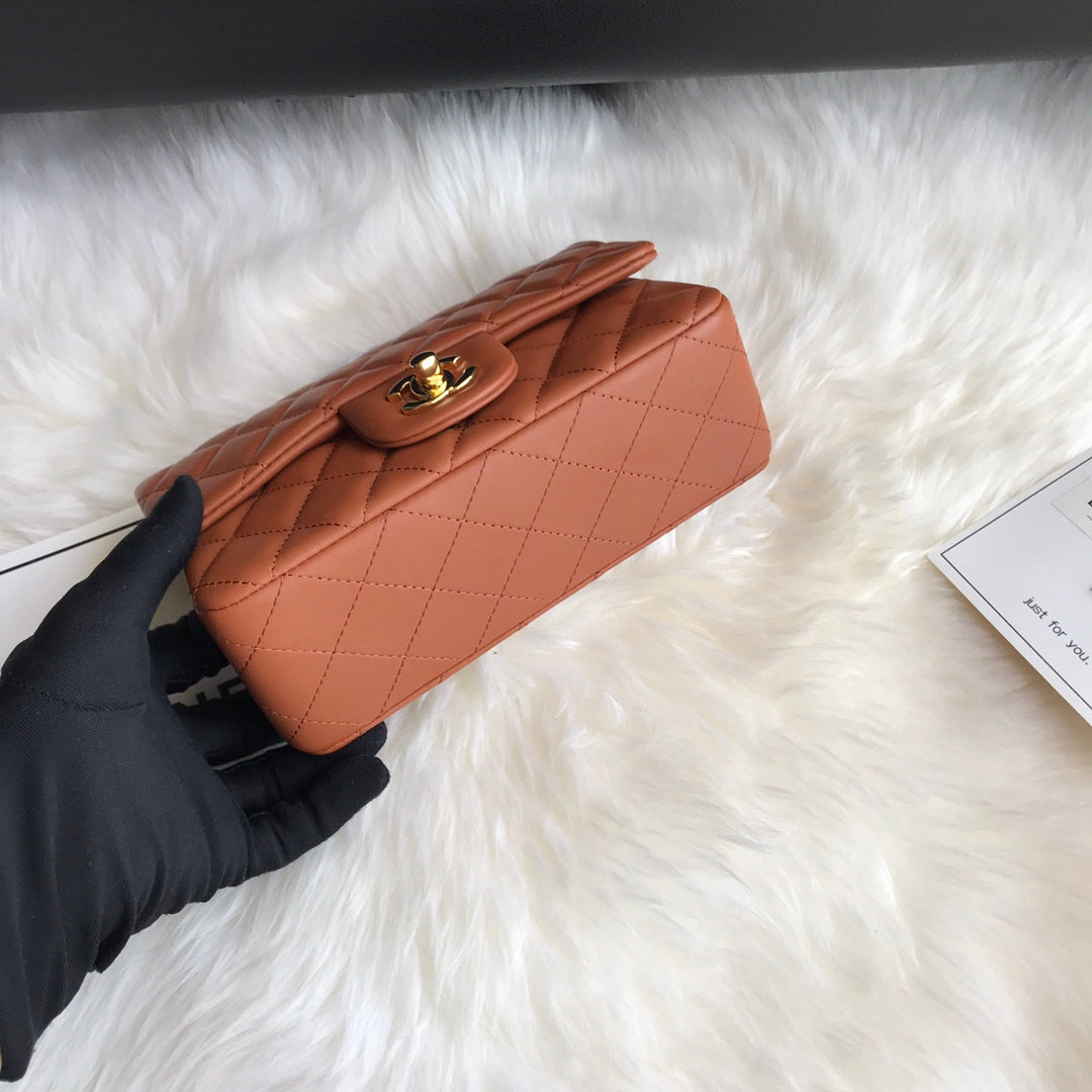 CC 20 CLASSIC SMALL DOUBLE FLAP BAG IN CARAMEL BROWN CALFSKIN - Image 10