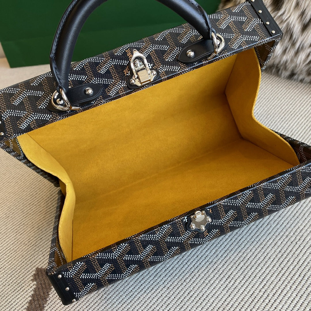 goya grand hotel trunk bag - image 3