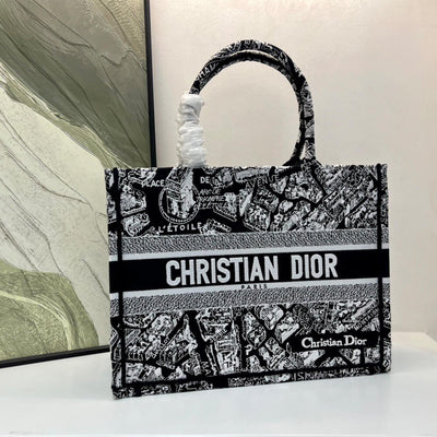 Di*r medium book tote - main image