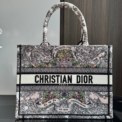 Di*r medium Di*r book tote - main image