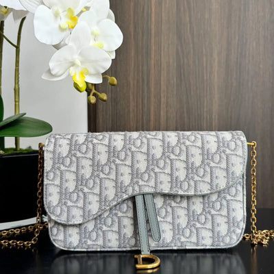 Di*r medium saddle pouch with chain - main image