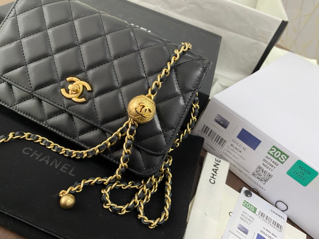 CLASSIC WOC 19CM BLACK LAMBSKIN GOLD HARDWARE - Image 7