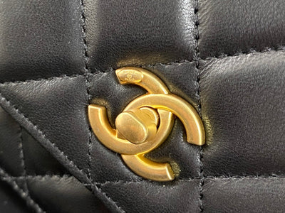 CLASSIC WOC 19CM BLACK LAMBSKIN GOLD HARDWARE - Image 2