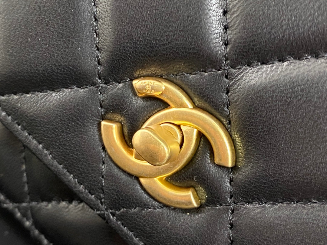 CLASSIC WOC 19CM BLACK LAMBSKIN GOLD HARDWARE - Image 4