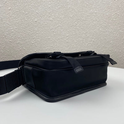 messenger bag 22 in black re-nylon - image 3