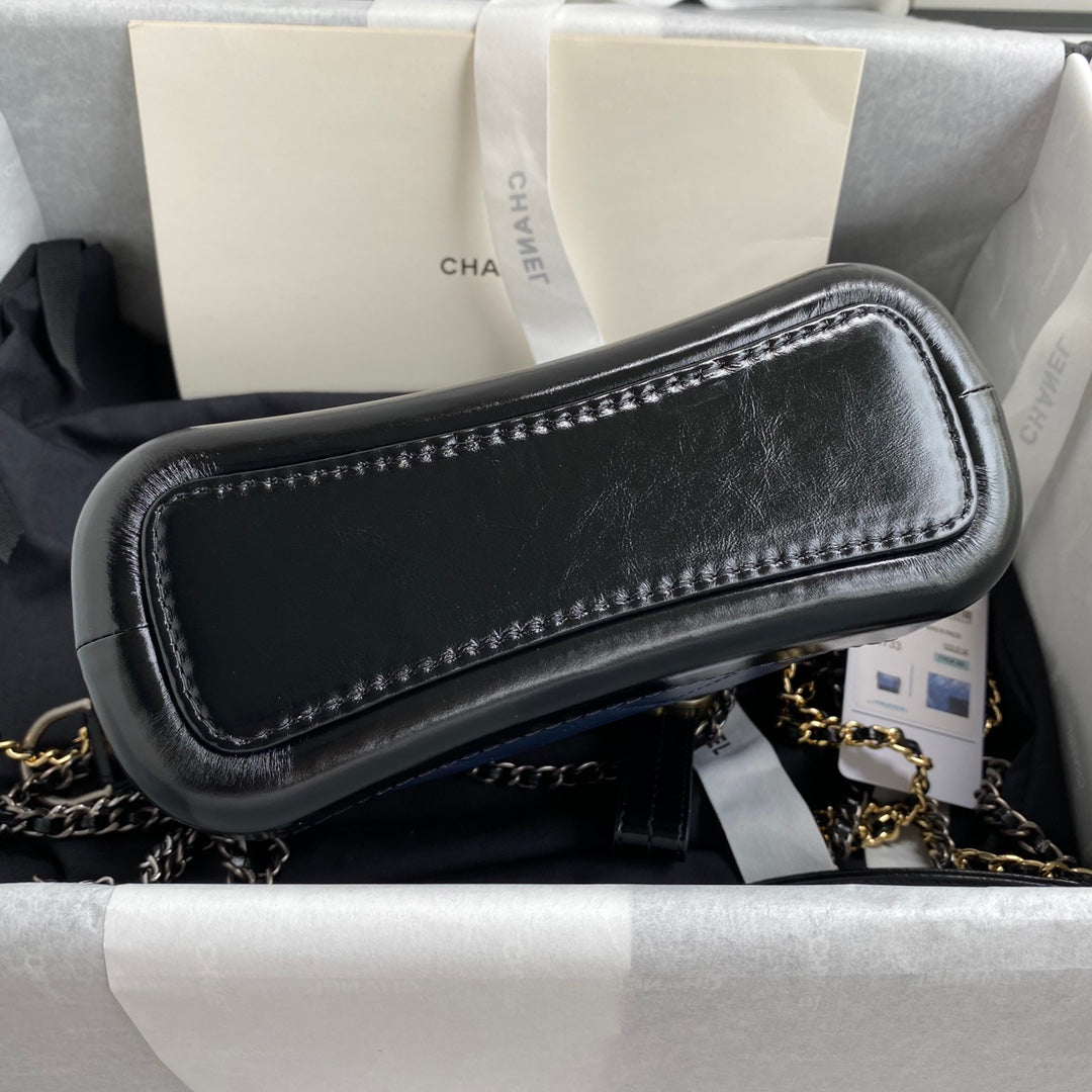 CC GABRIELLE MINI 20 HOBO BAG IN MIDNIGHT BLUE MIX BLACK CALFSKIN - Image 10