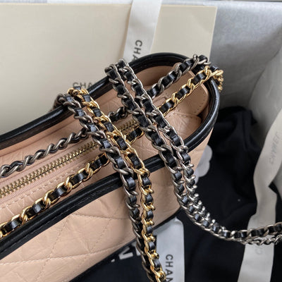 CC GABRIELLE MINI 20 HOBO BAG IN ALMOND BEIGE MIX BLACK CALFSKIN - Image 10