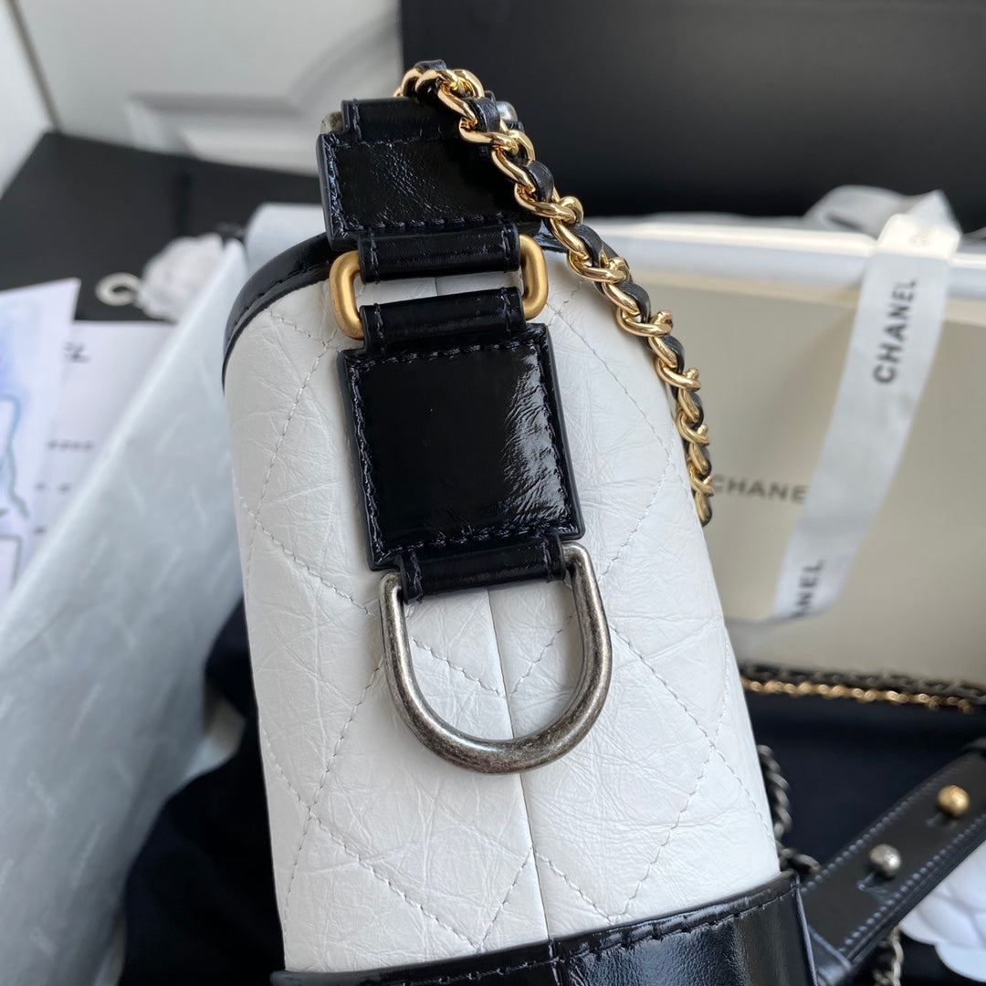 CC GABRIELLE MINI 20 HOBO BAG IN WHITE MIX BLACK CALFSKIN - Image 6