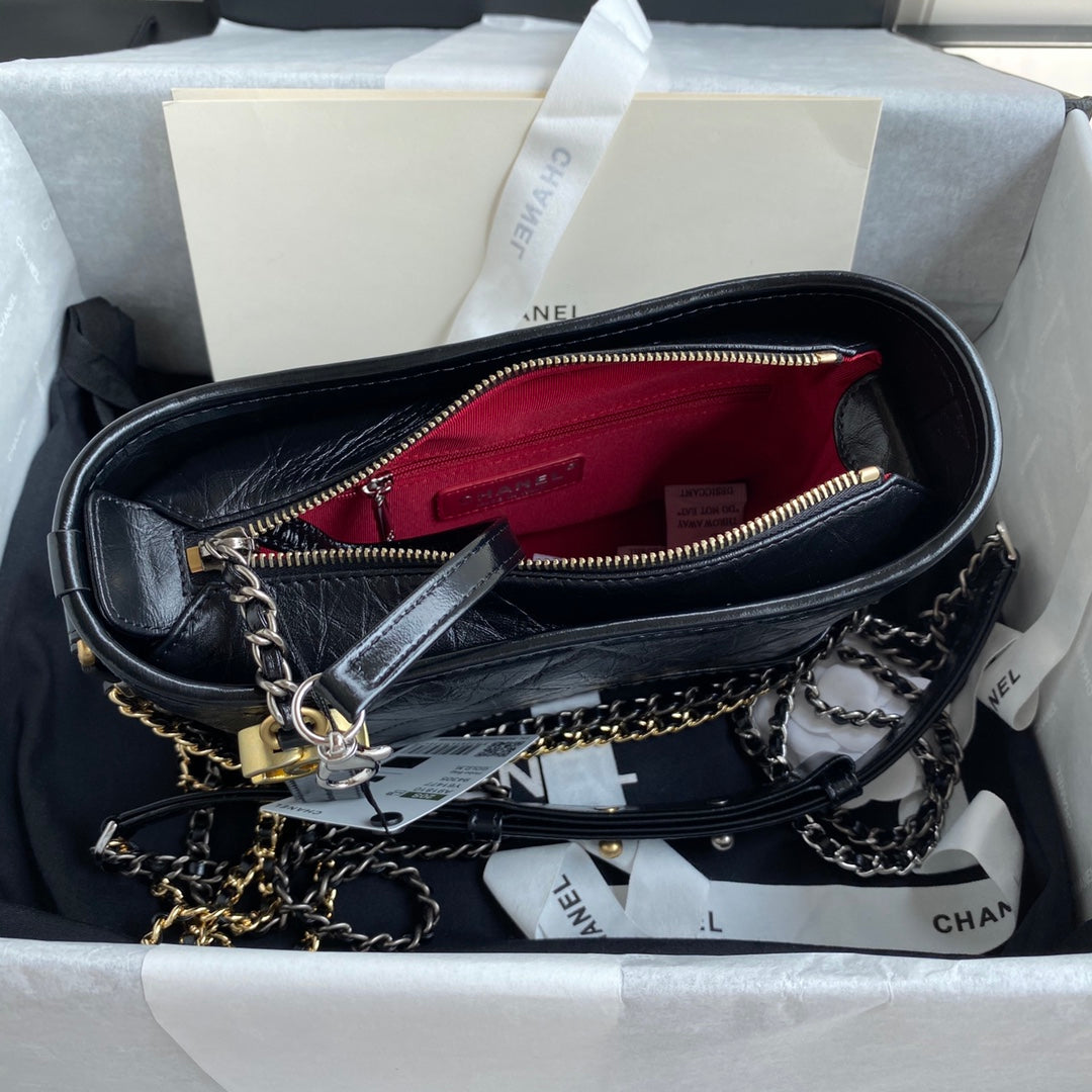 CC GABRIELLE MINI 20 HOBO BAG IN BLACK CALFSKIN - Image 8
