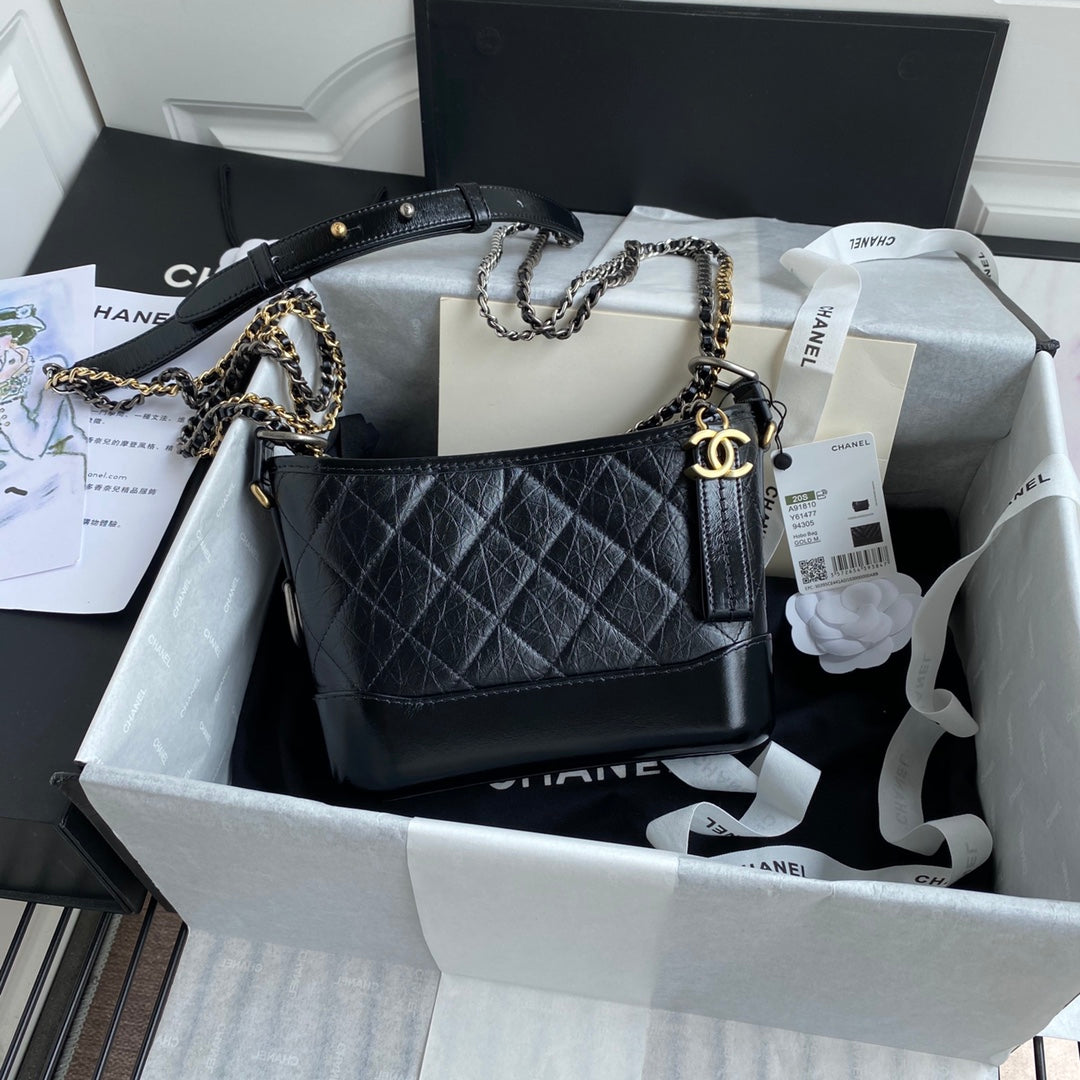 CC GABRIELLE MINI 20 HOBO BAG IN BLACK CALFSKIN - Image 4