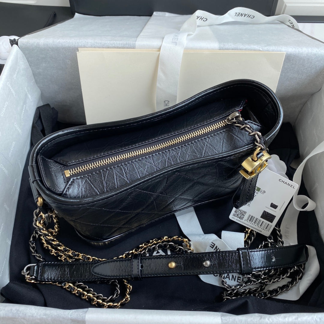 CC GABRIELLE MINI 20 HOBO BAG IN BLACK CALFSKIN - Image 7
