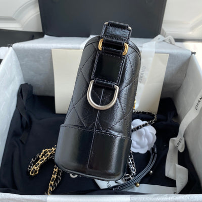 CC GABRIELLE MINI 20 HOBO BAG IN BLACK CALFSKIN - Image 11