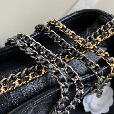 CC GABRIELLE MINI 20 HOBO BAG IN BLACK CALFSKIN - Image 6