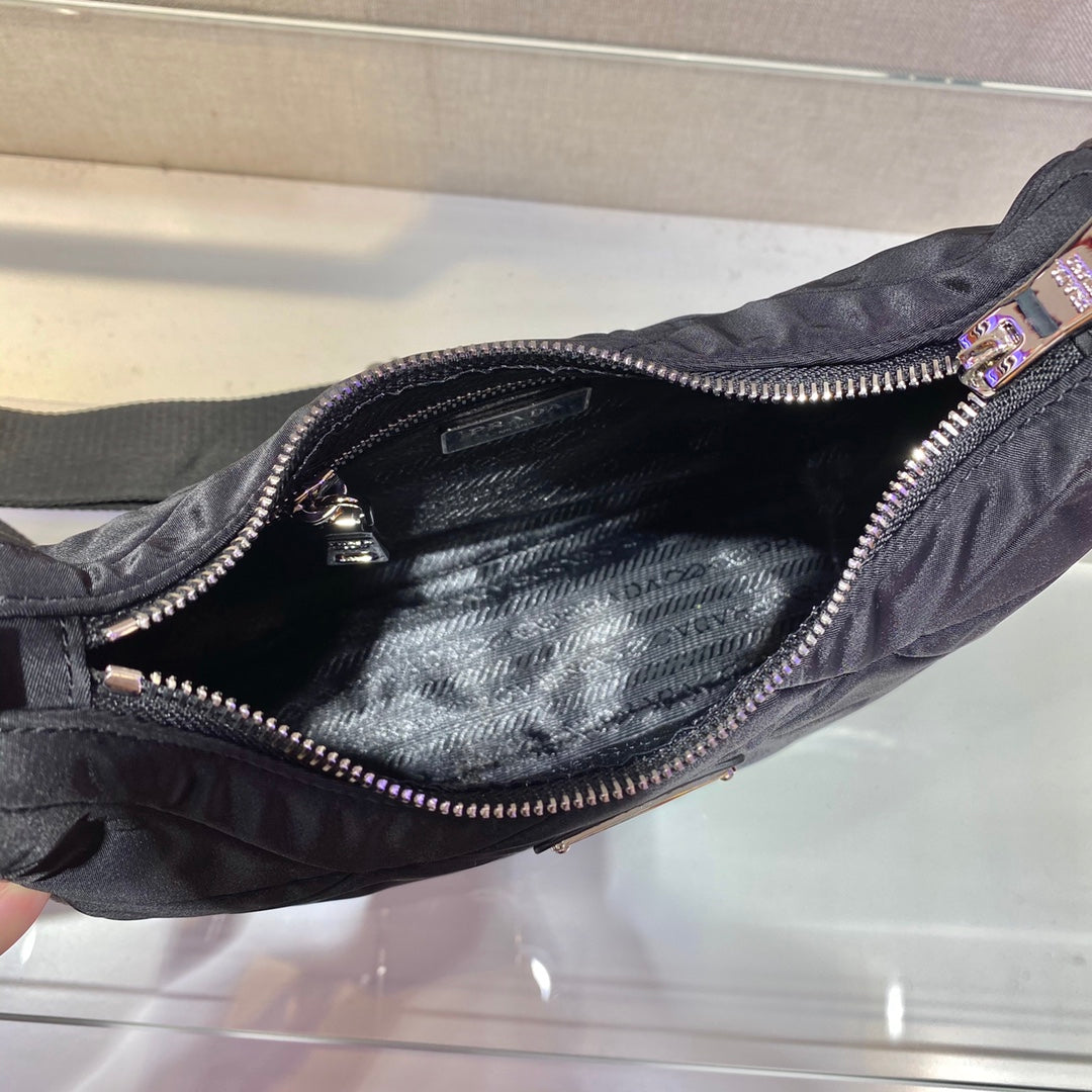 hobo bag 24 in black triangular quilted pattern re-nylon - image 3