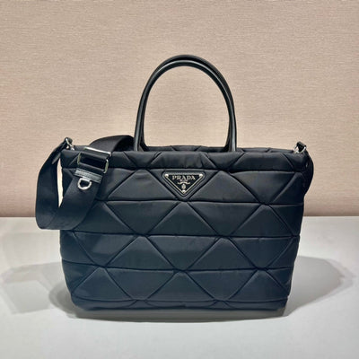 triangle pattern tote bag 33 in black quilted re-nylon - main image