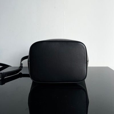 BUCKET CUIR TRIOMPHE 24 CALFSKIN BLACK - Image 2