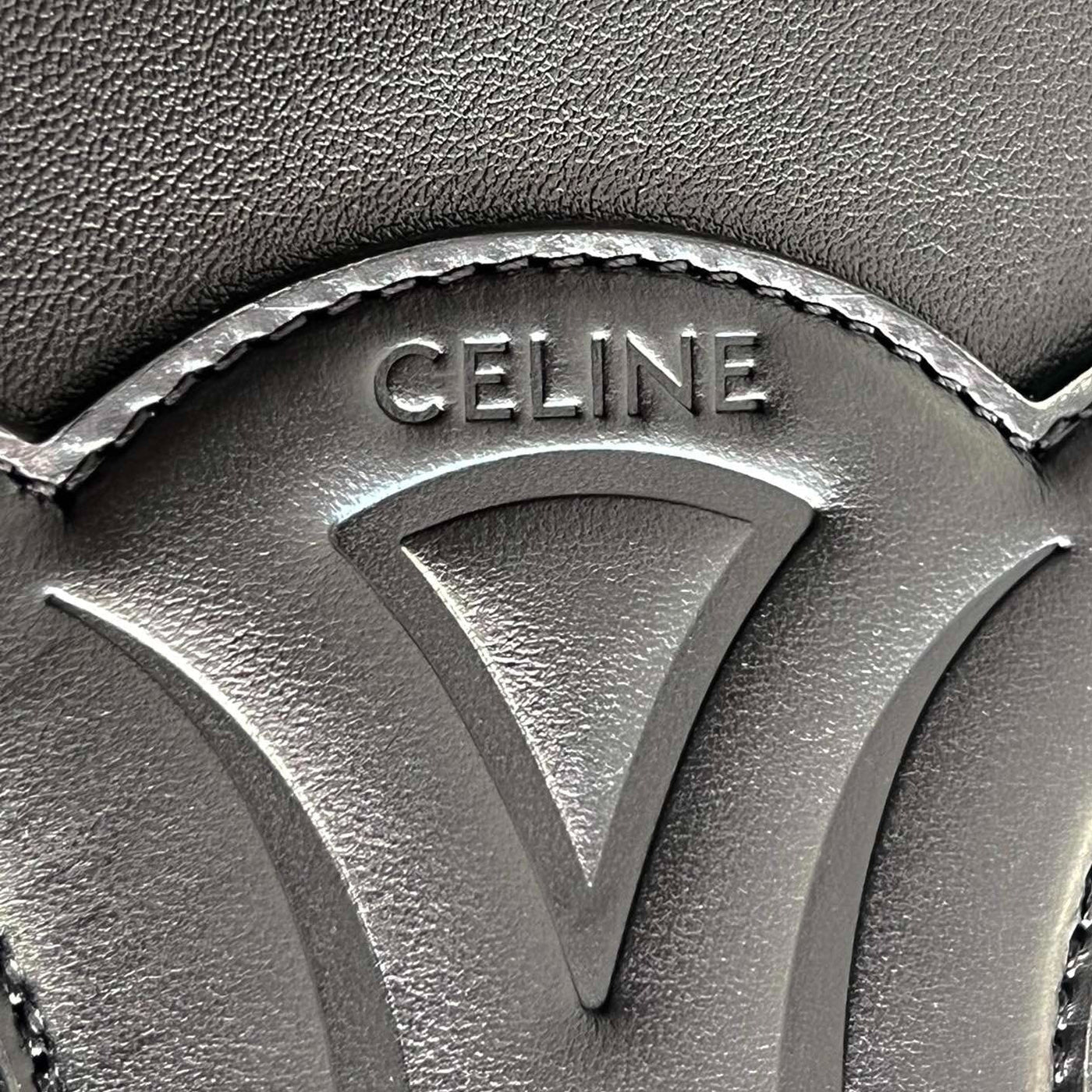 BUCKET CUIR TRIOMPHE 24 CALFSKIN BLACK - Image 5
