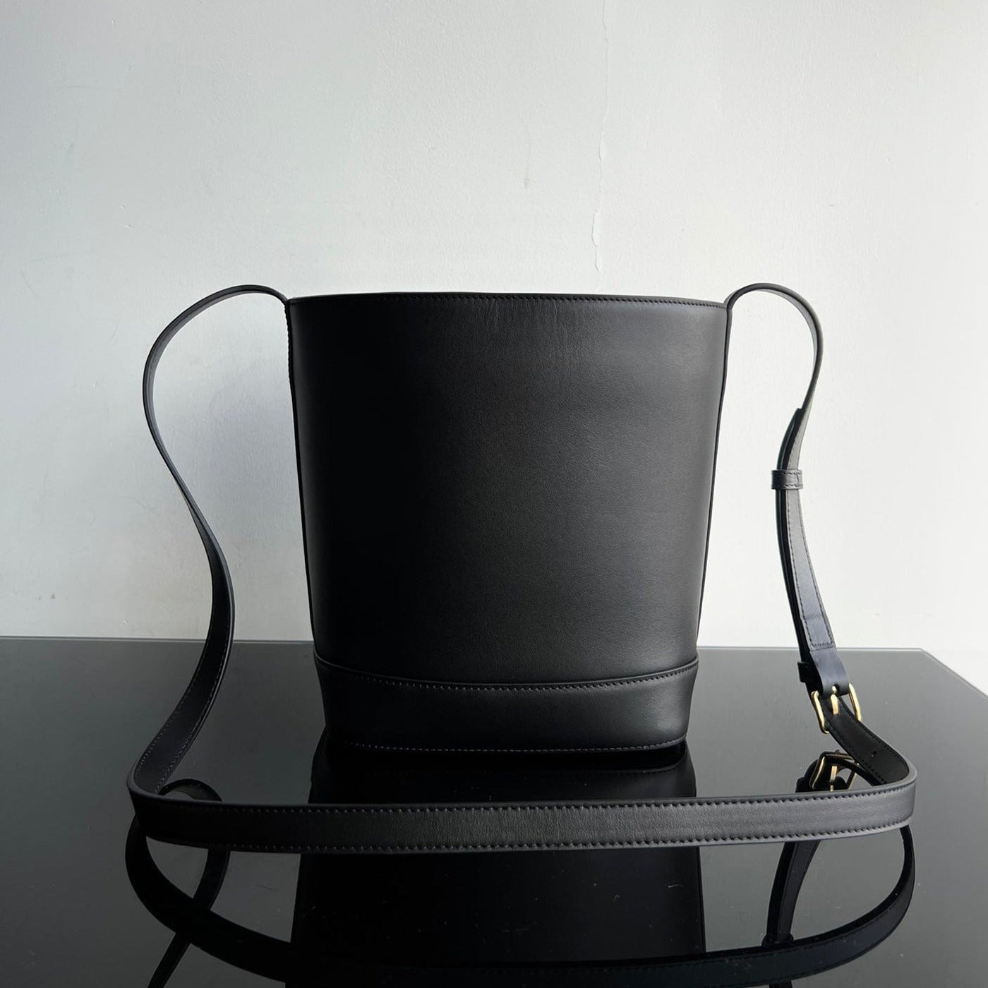 BUCKET CUIR TRIOMPHE 24 CALFSKIN BLACK - Image 6