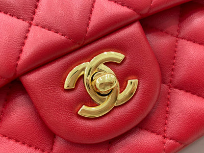 CC 25 CLASSIC SMALL DOUBLE FLAP BAG IN CHERRY RED CALFSKIN WITH STRAP - Image 7
