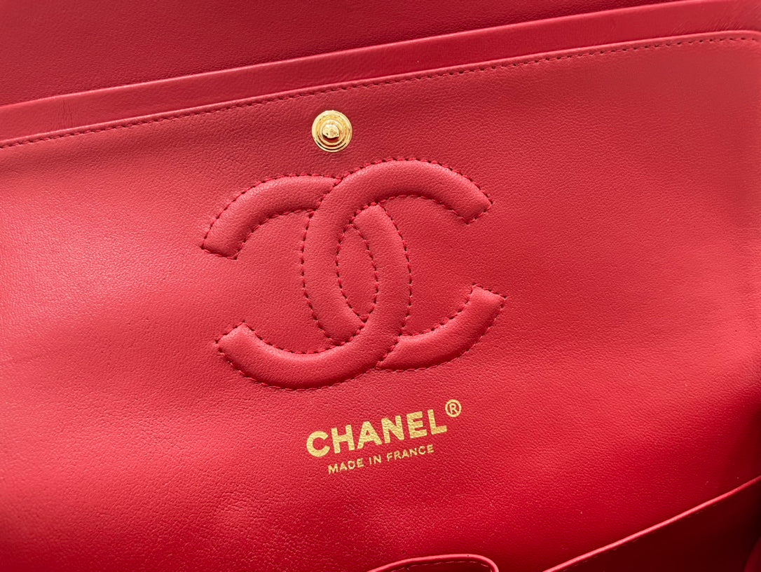 CC 25 CLASSIC SMALL DOUBLE FLAP BAG IN CHERRY RED CALFSKIN WITH STRAP - Image 8