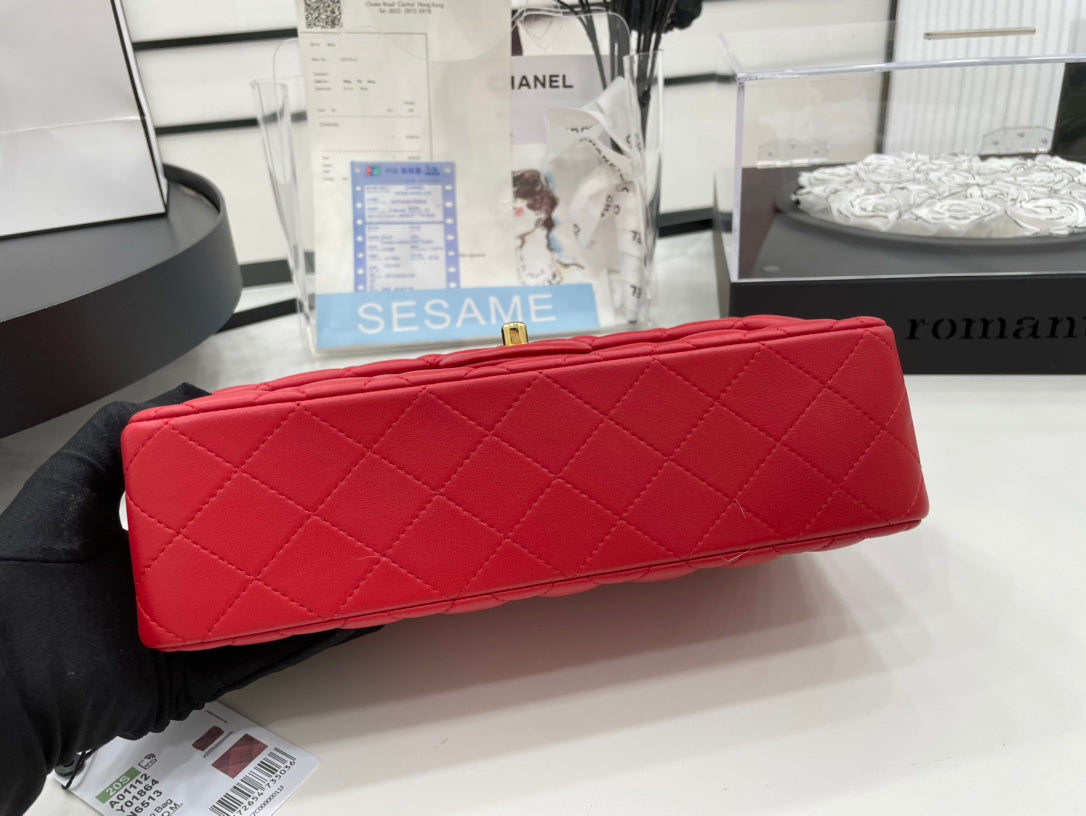 CC 25 CLASSIC SMALL DOUBLE FLAP BAG IN CHERRY RED CALFSKIN WITH STRAP - Image 10
