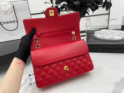 CC 25 CLASSIC SMALL DOUBLE FLAP BAG IN CHERRY RED CALFSKIN WITH STRAP - Image 2
