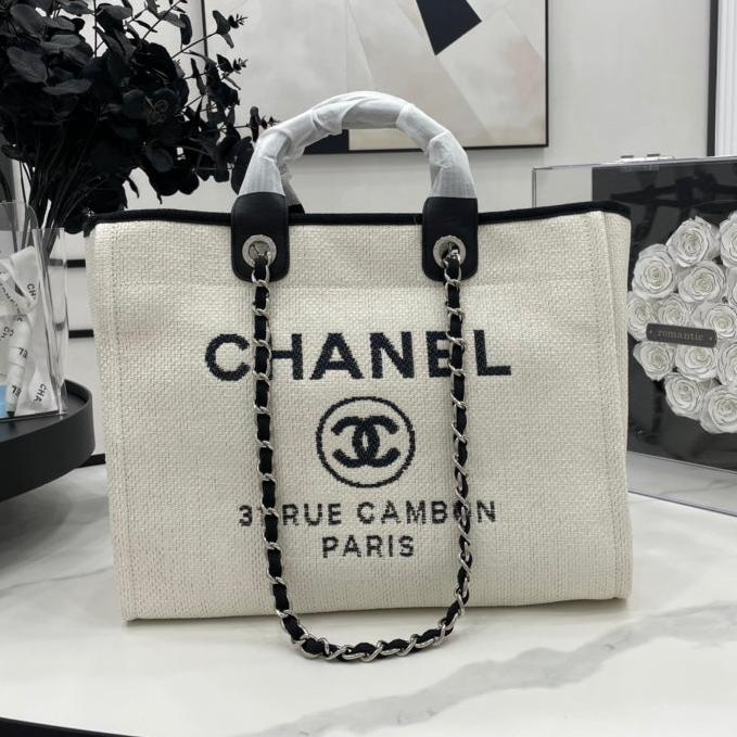 CC DEAUVILLE LARGE 38 TOTE BAG IN WHITE CANVAS WITH BLACK LOGO - Image 3