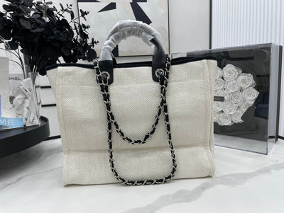 CC DEAUVILLE LARGE 38 TOTE BAG IN WHITE CANVAS WITH BLACK LOGO - Image 5