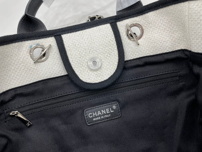 CC DEAUVILLE LARGE 38 TOTE BAG IN WHITE CANVAS WITH BLACK LOGO - Image 9