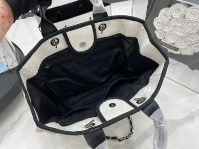 CC DEAUVILLE LARGE 38 TOTE BAG IN WHITE CANVAS WITH BLACK LOGO - Image 10