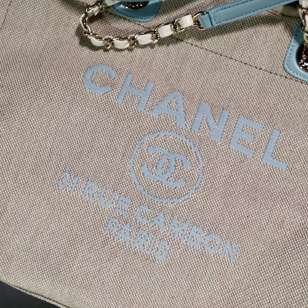 CC DEAUVILLE LARGE 39 TOTE BAG IN BEIGE CANVAS WITH LIGHT BLUE CHAIN - Image 5