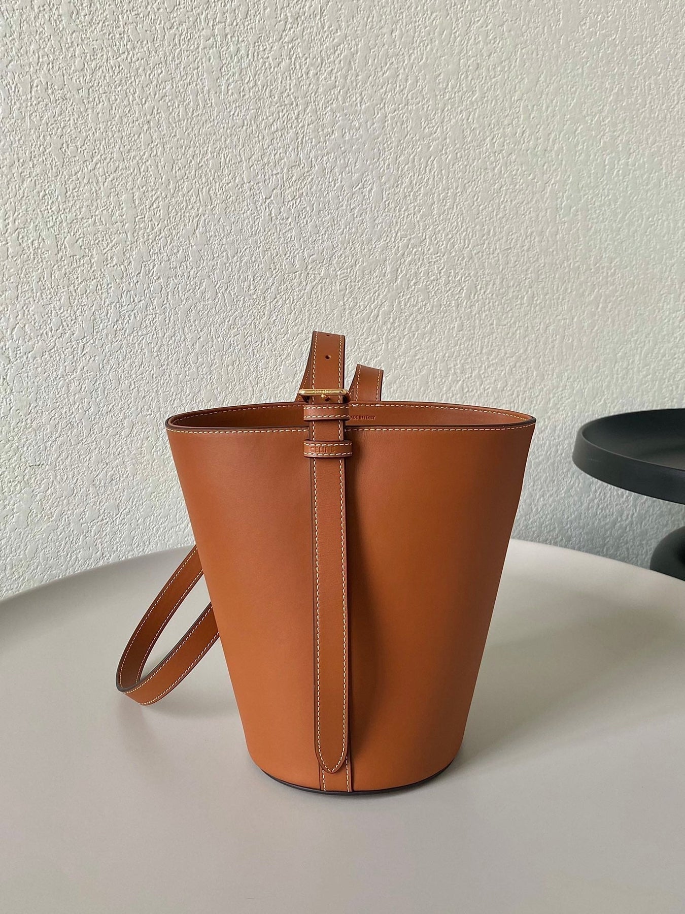TRIOMPHE 25 BUCKET BAG CINNAMON BROWN CALFSKIN - Image 6