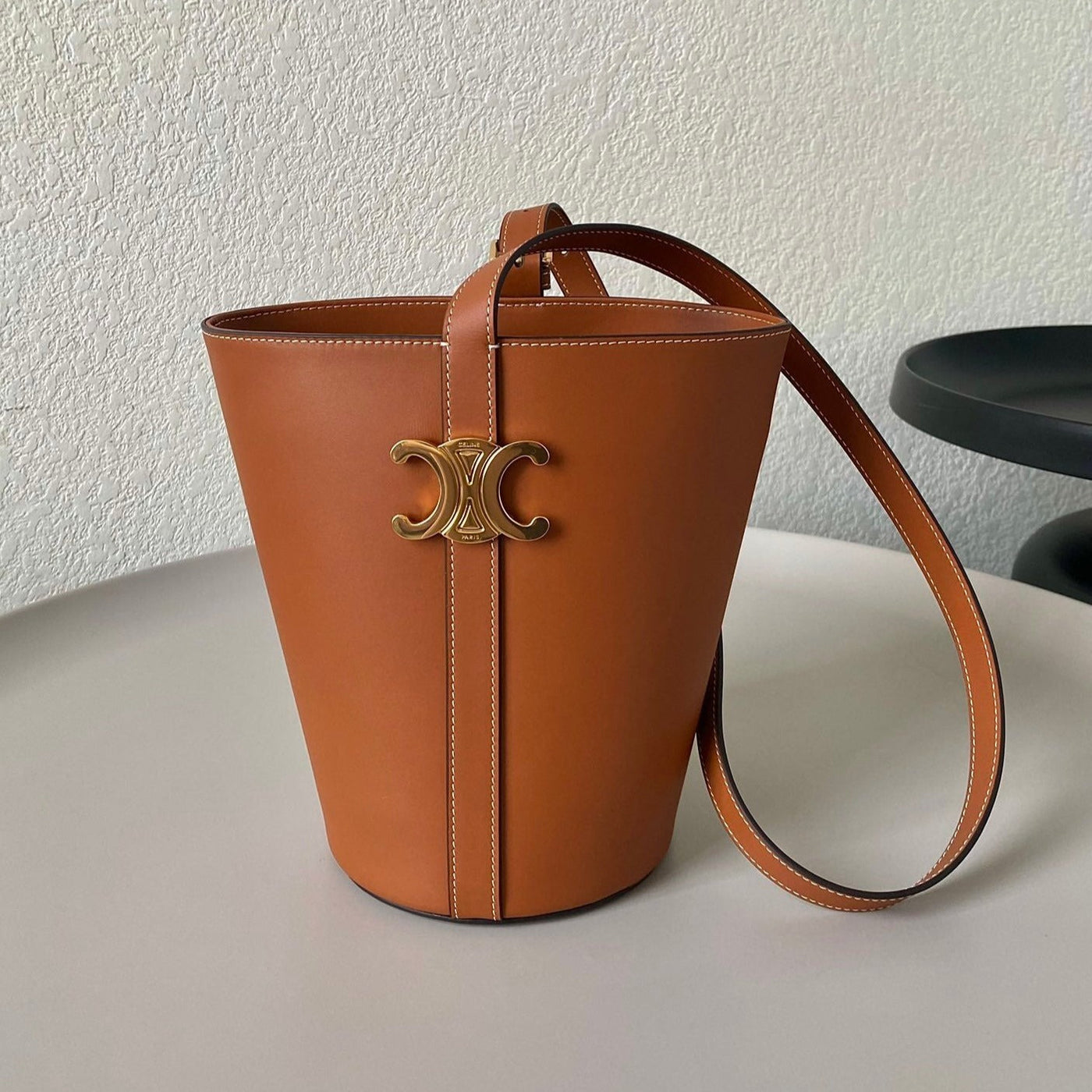 TRIOMPHE 25 BUCKET BAG CINNAMON BROWN CALFSKIN - Image 3