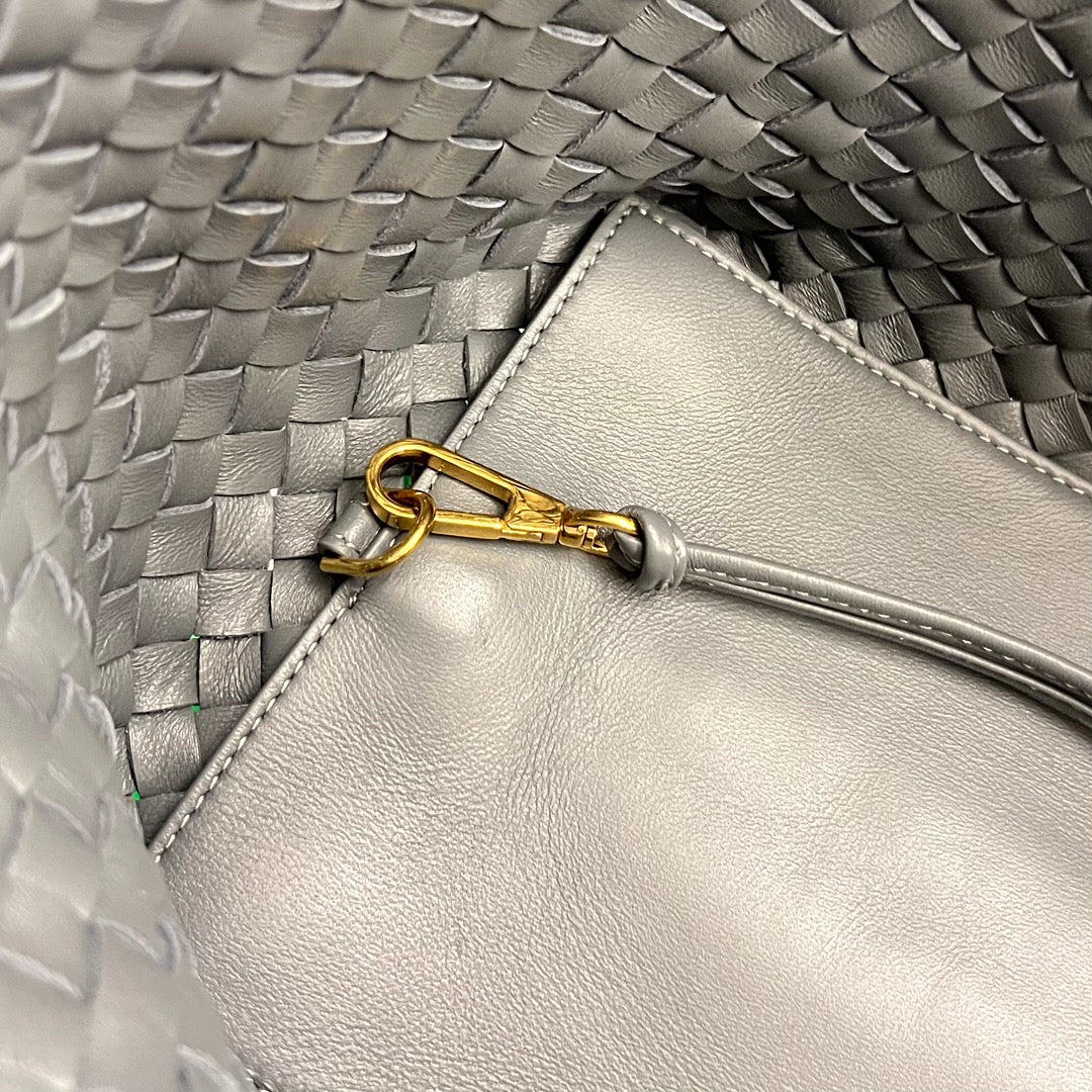 SMALL CABAT 32 IN SMOKE GRAY LAMBSKIN - Image 11