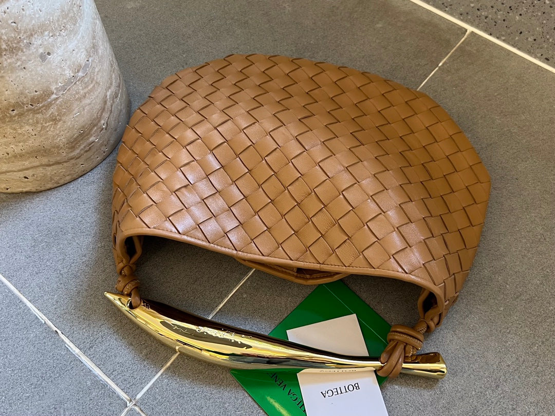 SARDINE 33 WITH CHAIN IN TAWNY BROWN LAMBSKIN - Image 2