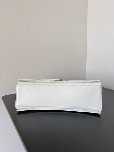 CRUSH CHAINED BAG 32 IN WHITE QUILTED CRUSHED CALFSKIN SILVER HARDWARE