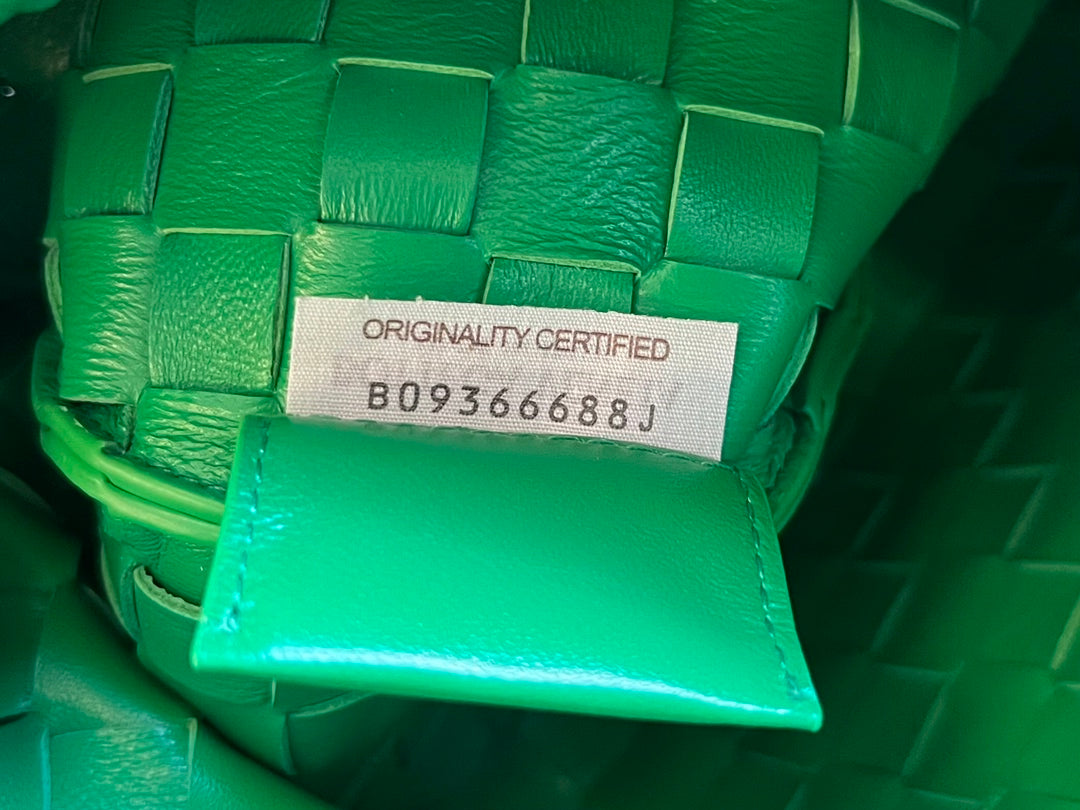 SARDINE 33 WITH CHAIN IN SHAMROCK GREEN LAMBSKIN - Image 9