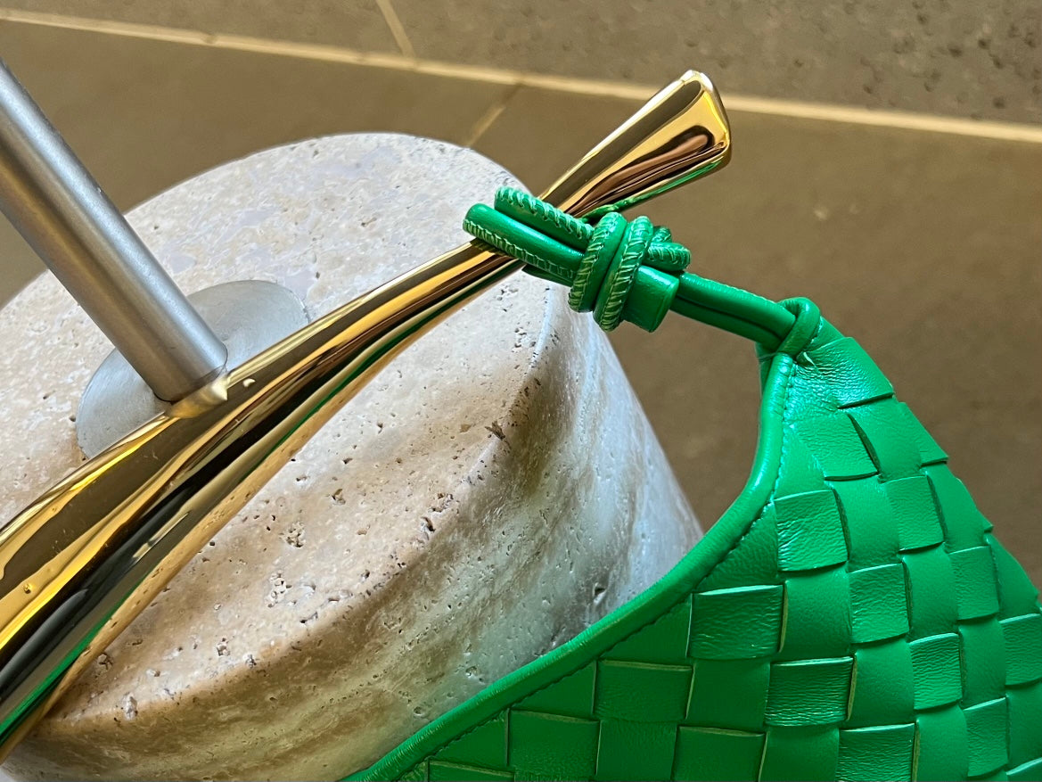 SARDINE 33 WITH CHAIN IN SHAMROCK GREEN LAMBSKIN - Image 10