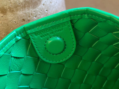 SARDINE 33 WITH CHAIN IN SHAMROCK GREEN LAMBSKIN - Image 11