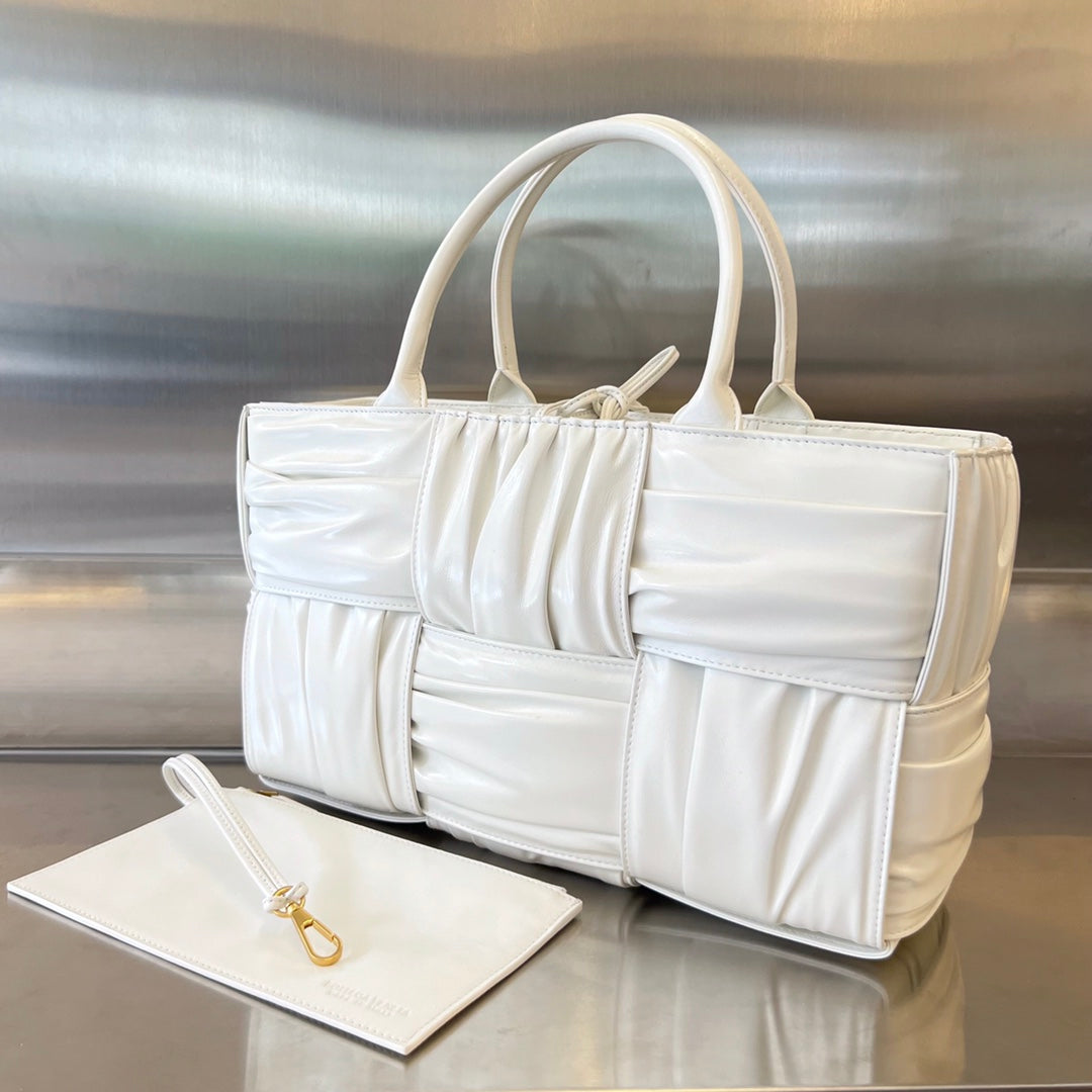 SMALL ARCO TOTE 30 IN WHITE SOFT LAMBSKIN - Image 3