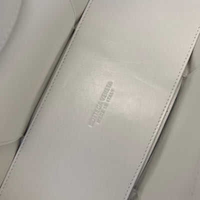 SMALL ARCO TOTE 30 IN WHITE SOFT LAMBSKIN - Image 7