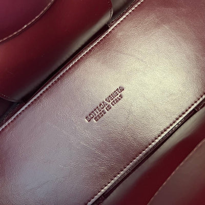 SMALL ARCO TOTE 30 IN WINE RED SOFT LAMBSKIN - Image 7