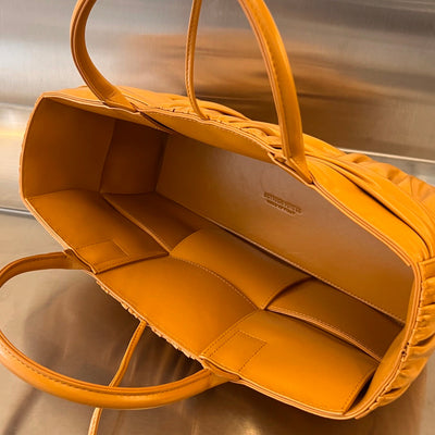 SMALL ARCO TOTE 30 IN PIZAZZ ORANGE SOFT LAMBSKIN - Image 6