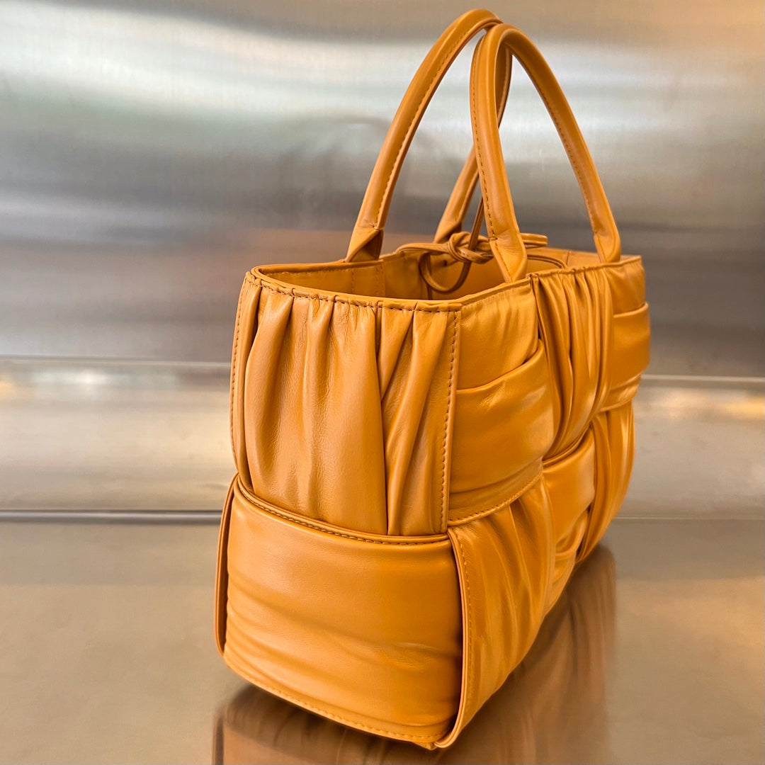 SMALL ARCO TOTE 30 IN PIZAZZ ORANGE SOFT LAMBSKIN - Image 10