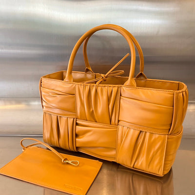 SMALL ARCO TOTE 30 IN PIZAZZ ORANGE SOFT LAMBSKIN - Main Image