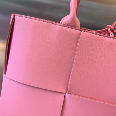 SMALL ARCO TOTE 30 IN WEWAK PINK LAMBSKIN - Image 8