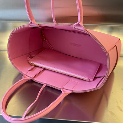 SMALL ARCO TOTE 30 IN WEWAK PINK LAMBSKIN - Image 10