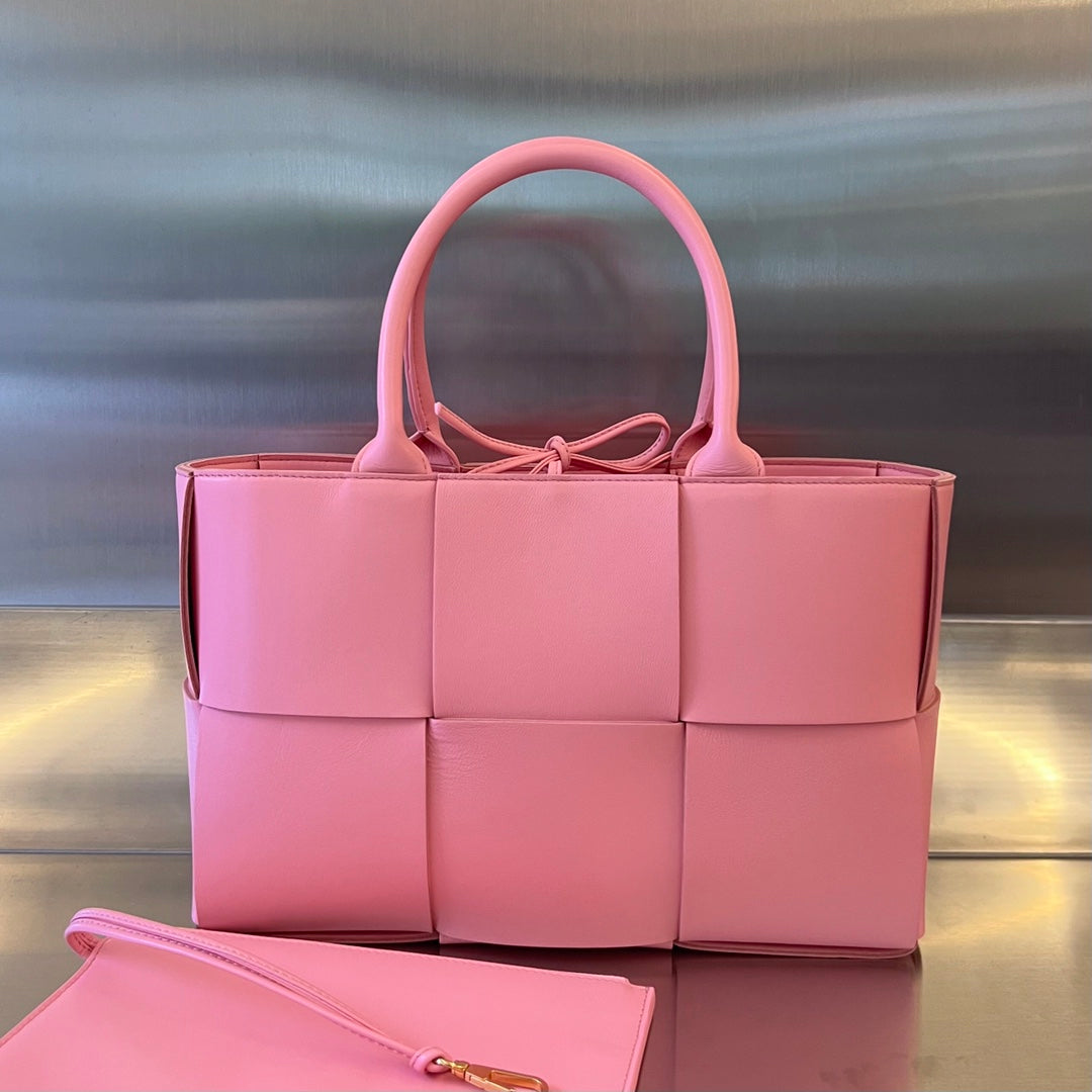 SMALL ARCO TOTE 30 IN WEWAK PINK LAMBSKIN - Image 3